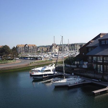 Residence "Les Planches" Deauville Exterior foto